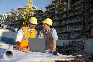 Как проводится специальная оценка условий труда на небольших строительных предприятиях?